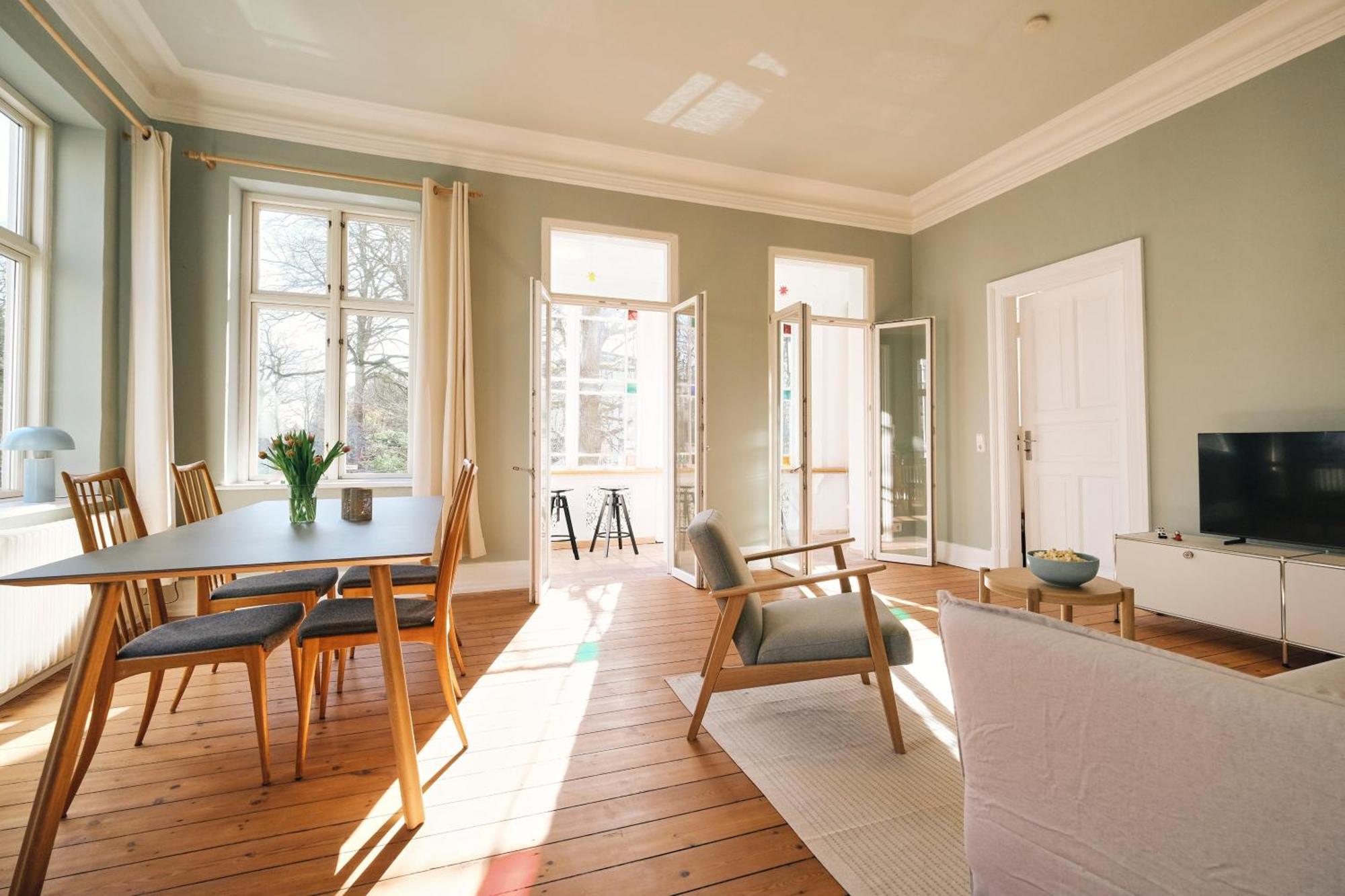 Villa Rosa - Charmante, Grosse Altbauwohnung Фленсбург Экстерьер фото