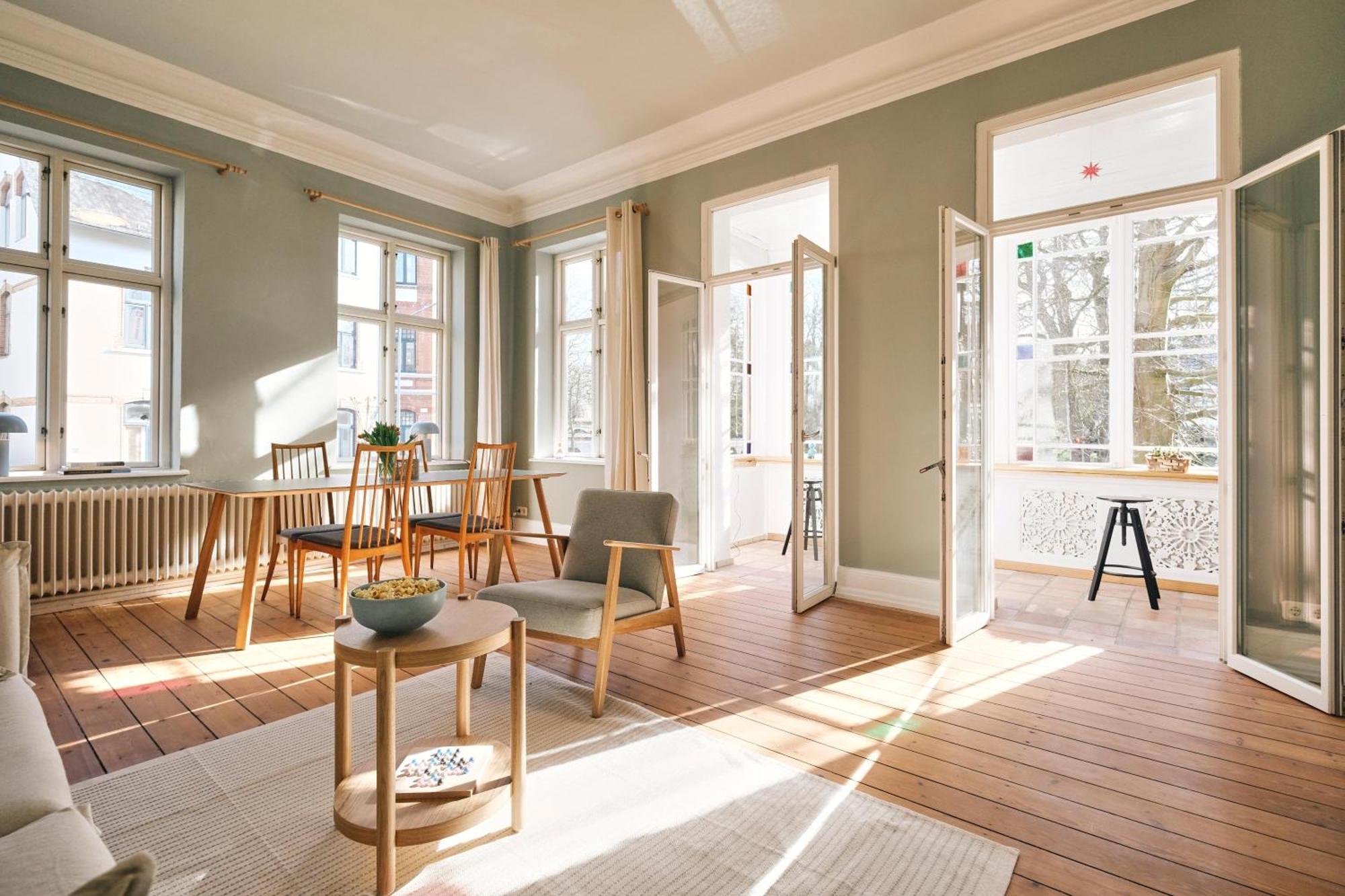 Villa Rosa - Charmante, Grosse Altbauwohnung Фленсбург Экстерьер фото